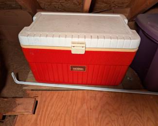 Thermos Ice Chest