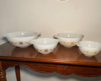 Vintage Pyrex Mixing Bowls