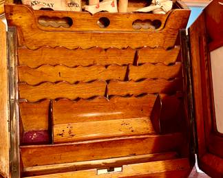 AGE AND BEAUTY. BEAUTIFUL HONEY COLORING.