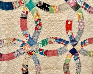 WEDDING RING VINTAGE QUILT.
