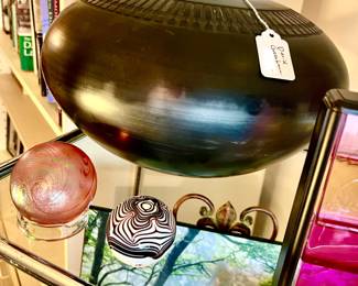 DAVID GOLDBAUM BLACK POTTERY. PAPERWEIGHTS.