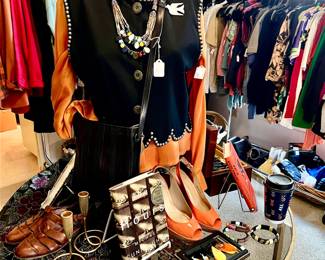 DOUBLE D BLACK VEST.