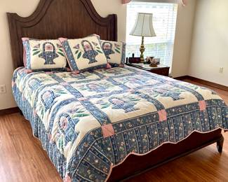  Vintage Queen Size Bed $350