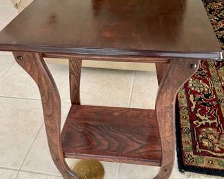 Pretty end table $80