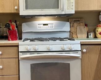Gas Stove/Oven and Microwave