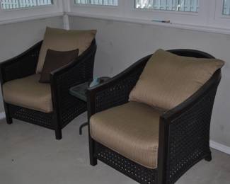 and 2 matching chairs (like new)