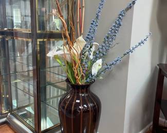 Lighted mirrored china cabinet