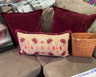 decorative pillows, baskets