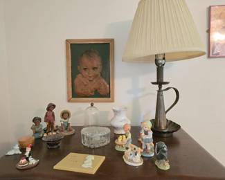 Figurines  - Table Lamp