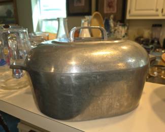 The Famous Wagner Magnalite Pot!