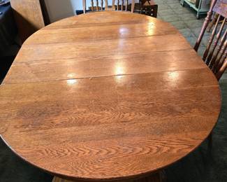 Oak Table with 2 Leaves In.