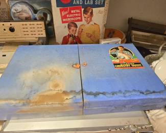 Gilbert Chemistry Outfit Set