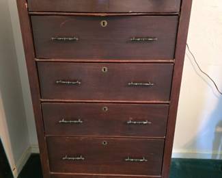 5 Drawer Antique Dresser - Each Drawer Locks!