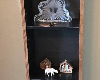 Narrow Display Shelf - Figurines 