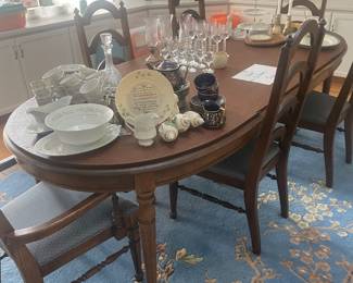 Dining room set with 6 chairs