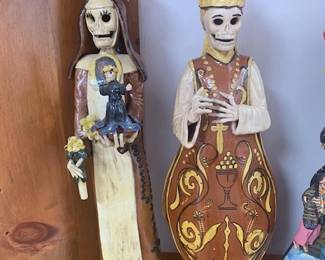 Alvaro de la Cruz ceramic figures