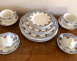 Wedgwood “Trellis Rose” - 20 pieces, service for 4 (microwave & dishwasher safe)