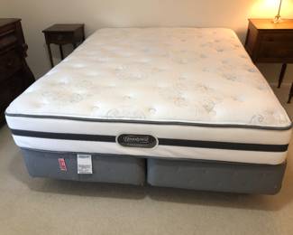 Beautyrest queen size mattress + split box spring