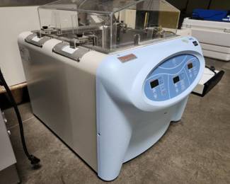 Thermo Science MaxQ Benchtop Refrigerated Digital Shaker Model 4303