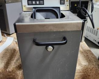 Pharmacia Biotech Model 18-1102-77 Refrigerated Circulator, Recirculating Water Bath 