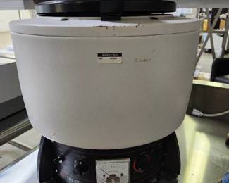 IEC Model HN-Sll Centrifuge