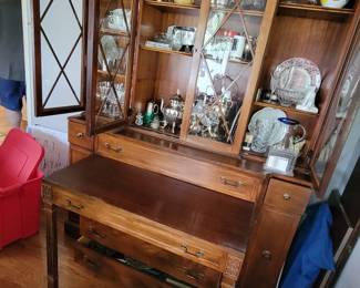 Buffet with pull out table section