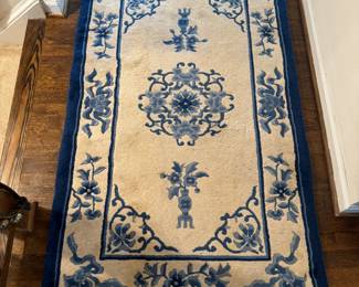 Hand-woven Chinese wool rug (61"L x 36"W)
