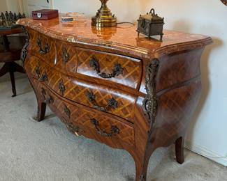 5 Drawer Louis XV Marble Topped Dresser (20"D x 52"W x 34-1/2"H)