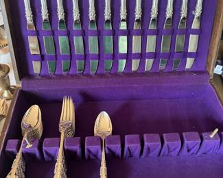 International Sterling Silver Flatware (1640gms total + 12 knives)
