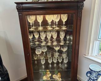 Mahogany Lighted 1 Door Curio Cabinet (15"D x 32-1/2"W x 55-1/2"H)