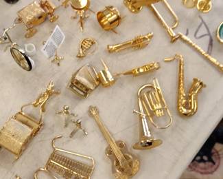 large collection of miniature brass items 