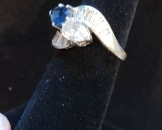 platinum diamond and sapphire ring BEAUTIFUL 