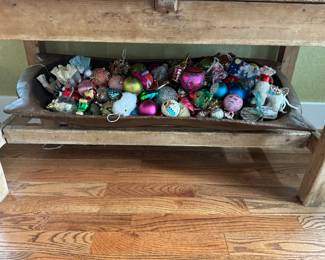 SOOO many STUNNING ornaments