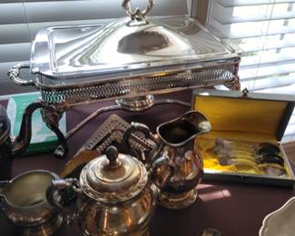 Silverpate chaffing dish, cream and sugar, teaspoon set