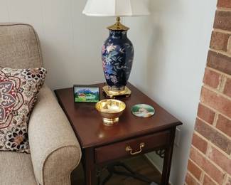 Ginger jar table lamp