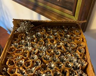 Evergleam 6 ft Christmas Tree Stainless Aluminum and very cooool