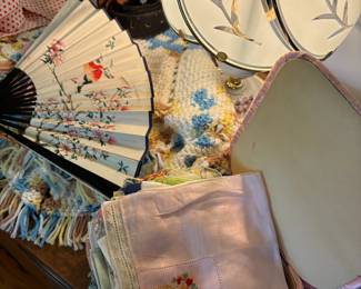 Handkerchiefs, fans and other linens