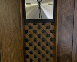 Box style wall clock