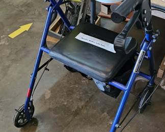 ROLLING WALKER