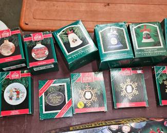 LOT OF HALLMARK CHRISTMAS ORNAMENTS