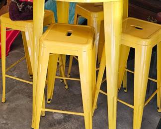 METAL HIGH TOP TABLE WITH STOOLS