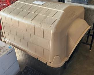 LARGE DOG HOUSE