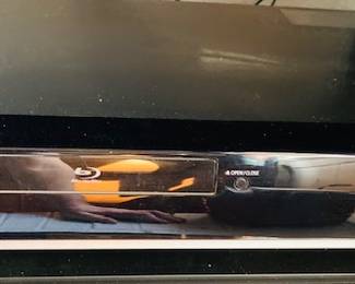 Samsung BD-P1400 Blu-Ray DVD Player With Remote