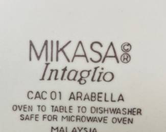 Mikasa Arabella 66 Pc. Dinnerware Set.