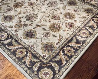 Large 7ft x 7ft Woven Rug.