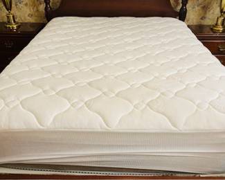 Queen Beautyrest Mattress. Top Condition.