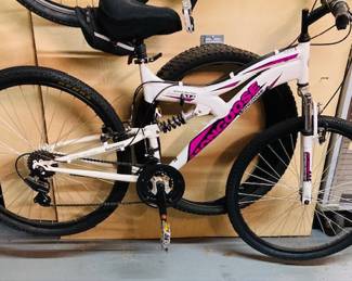 26” Womens/Girls Mountain Bike 21 speed.