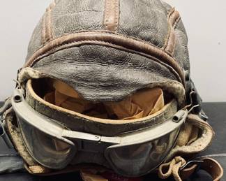 Vintage WW II Leather Flight Helmet/Goggles.