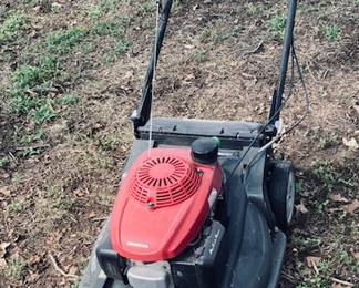 Honda HRX 21" Lawn Mower, Self Propel, Blade Stop System. Runs GREAT.