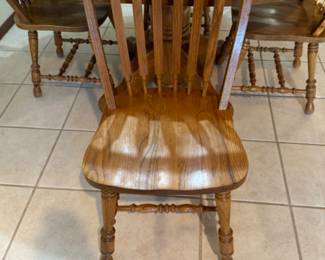 Classic Oak Wood 5 Pc. Dining Set w/Glass Topper.
